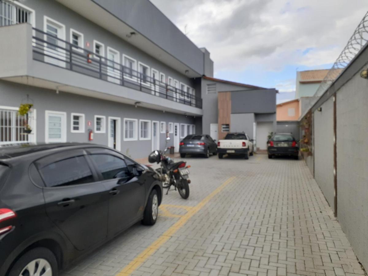 핀다모냥가바 Loft4 Completo Ar Canais Assinat Garagem Internet Prox Aparecida E Industrias 아파트 외부 사진
